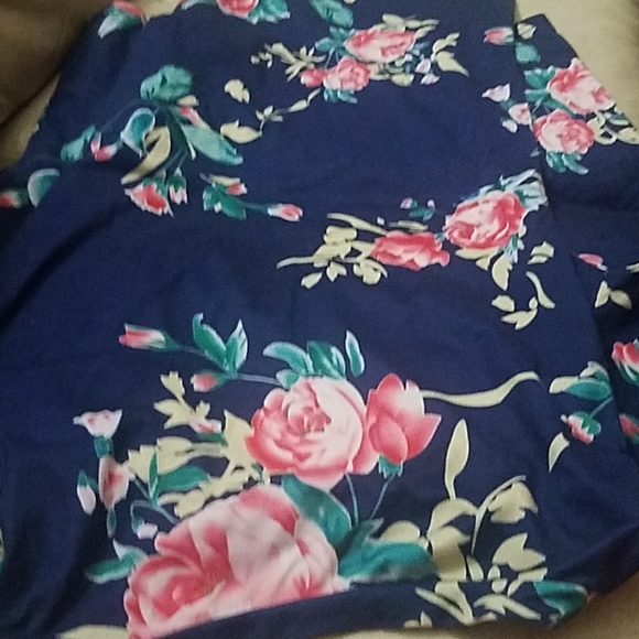 Top - Picture 3 of 3